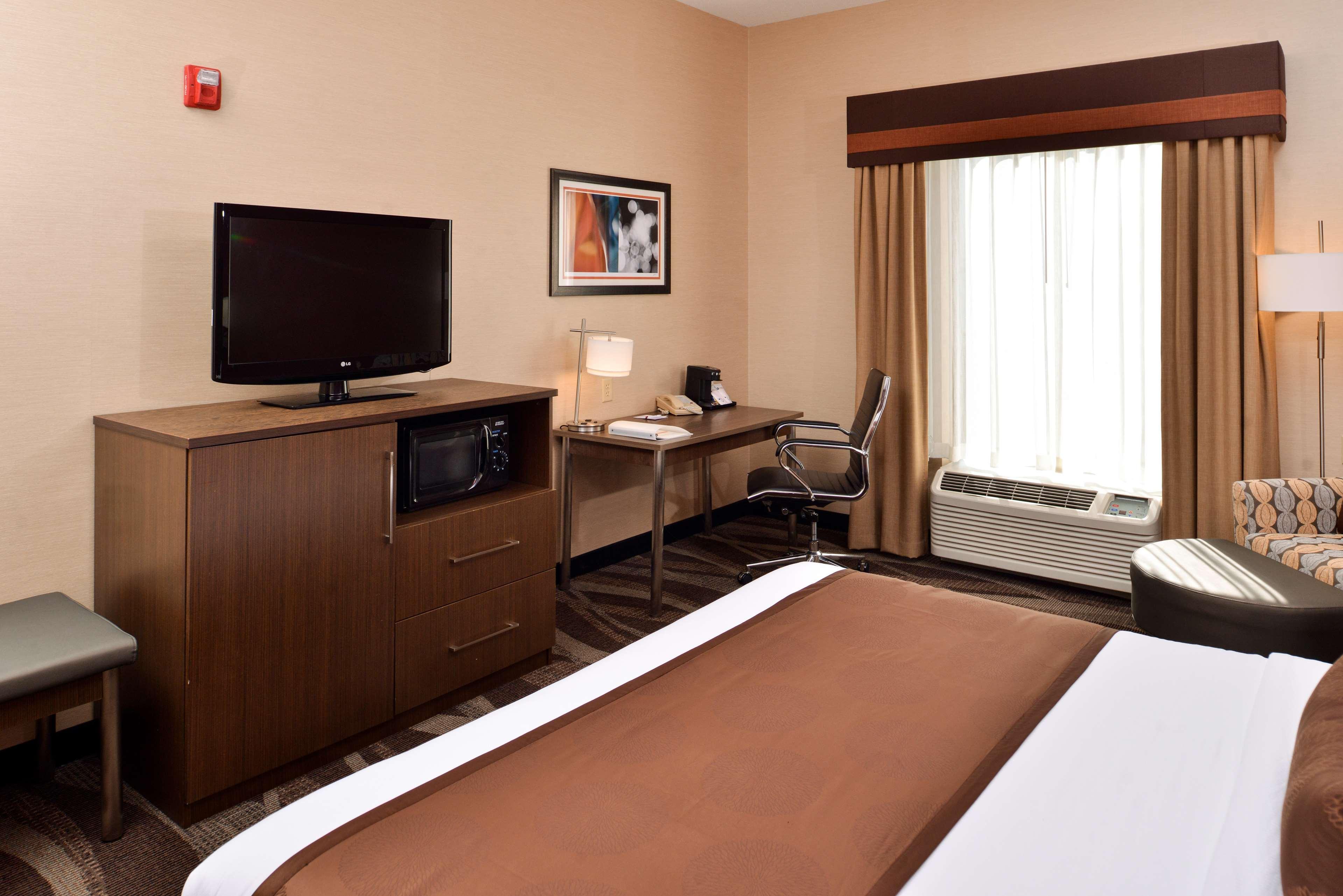 אולין Best Western Plus University Inn מראה חיצוני תמונה