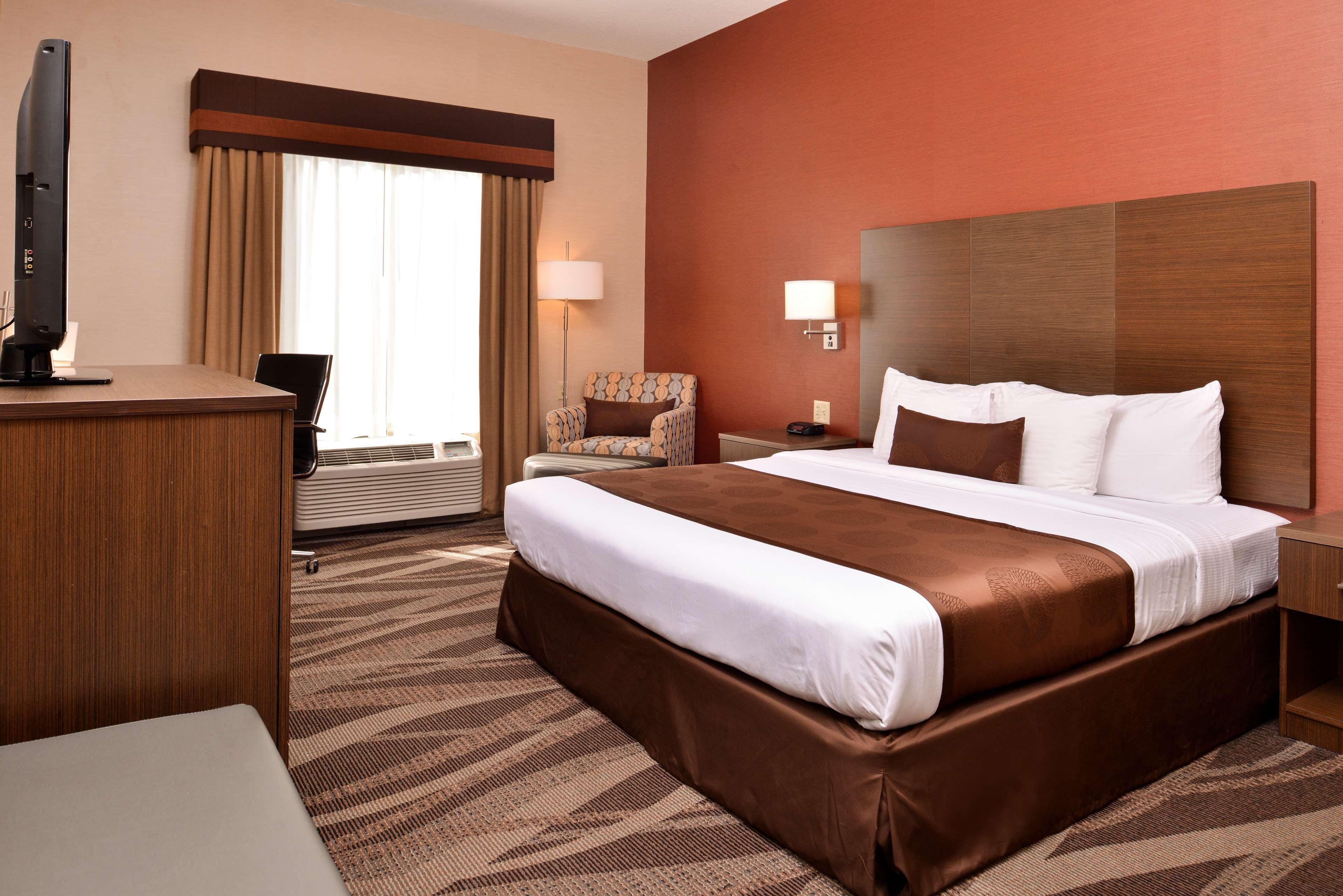אולין Best Western Plus University Inn מראה חיצוני תמונה