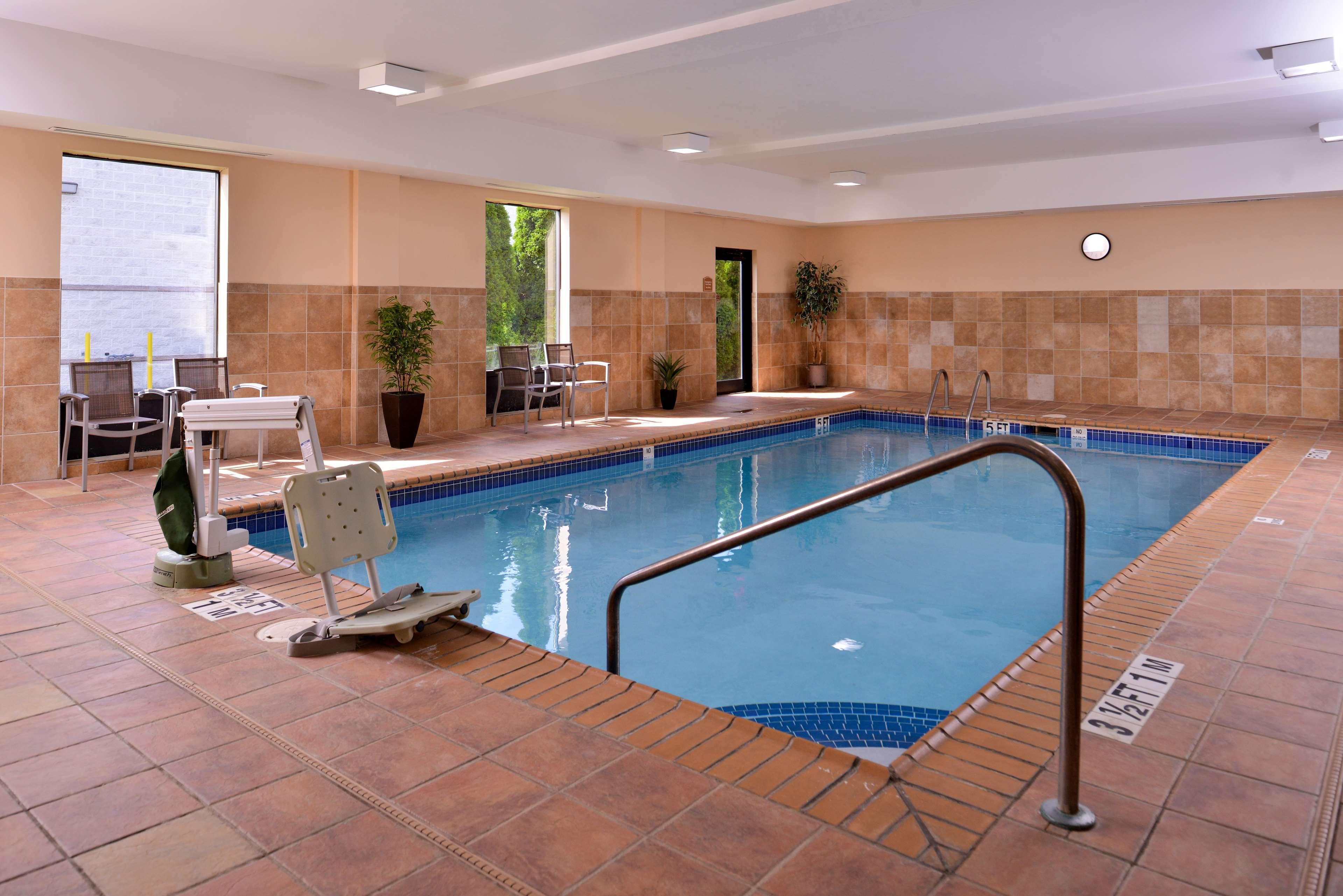 אולין Best Western Plus University Inn מראה חיצוני תמונה