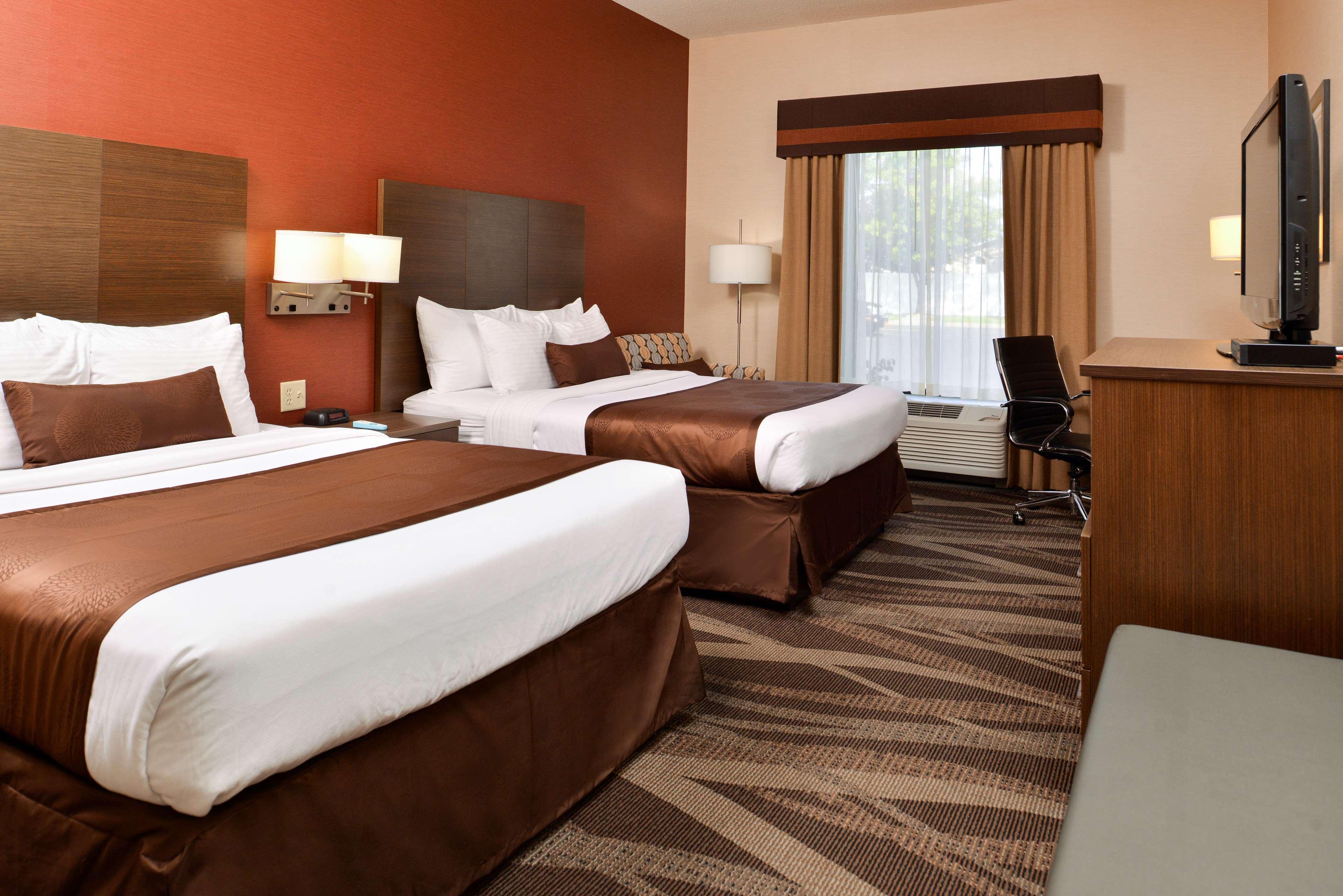 אולין Best Western Plus University Inn מראה חיצוני תמונה