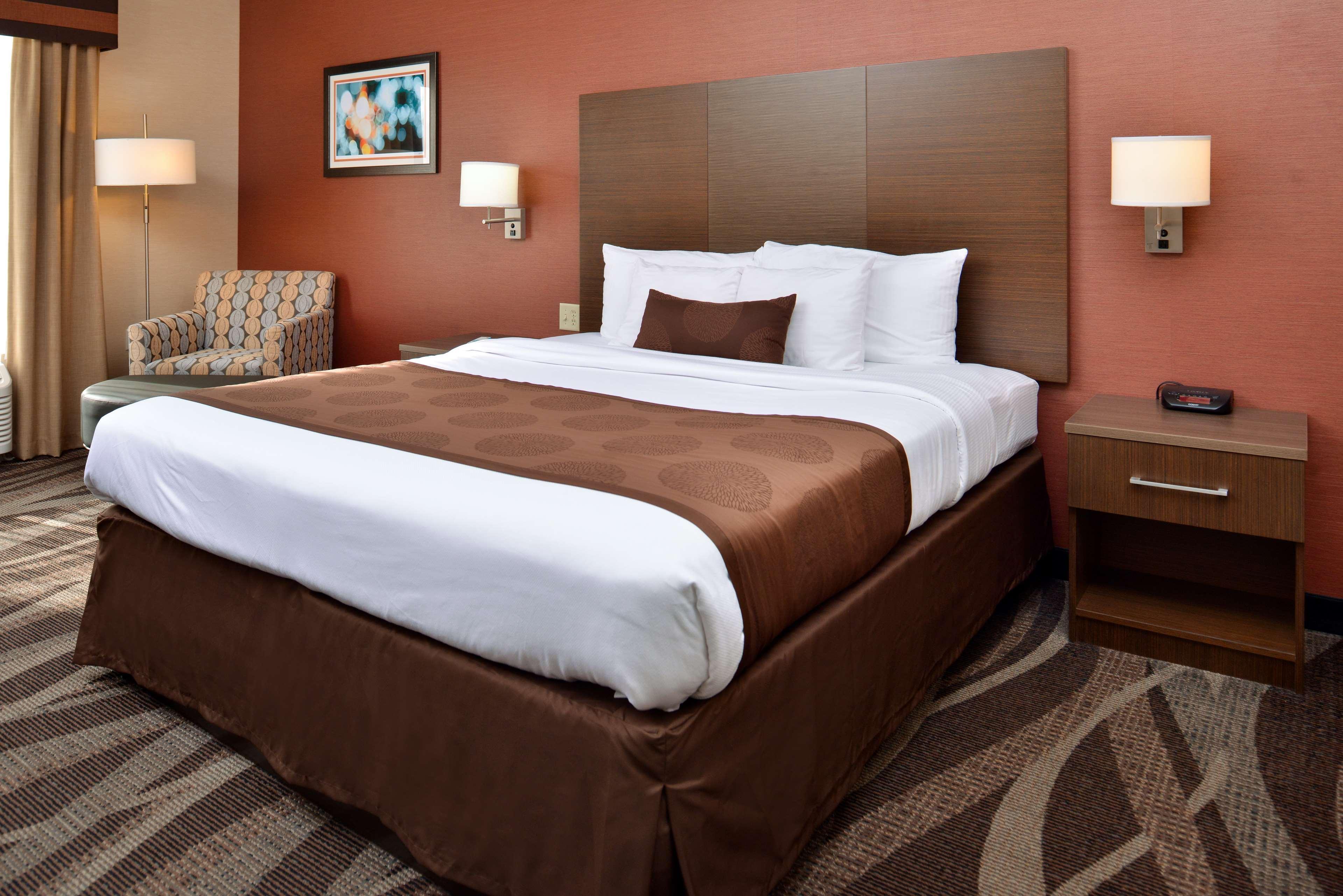 אולין Best Western Plus University Inn מראה חיצוני תמונה