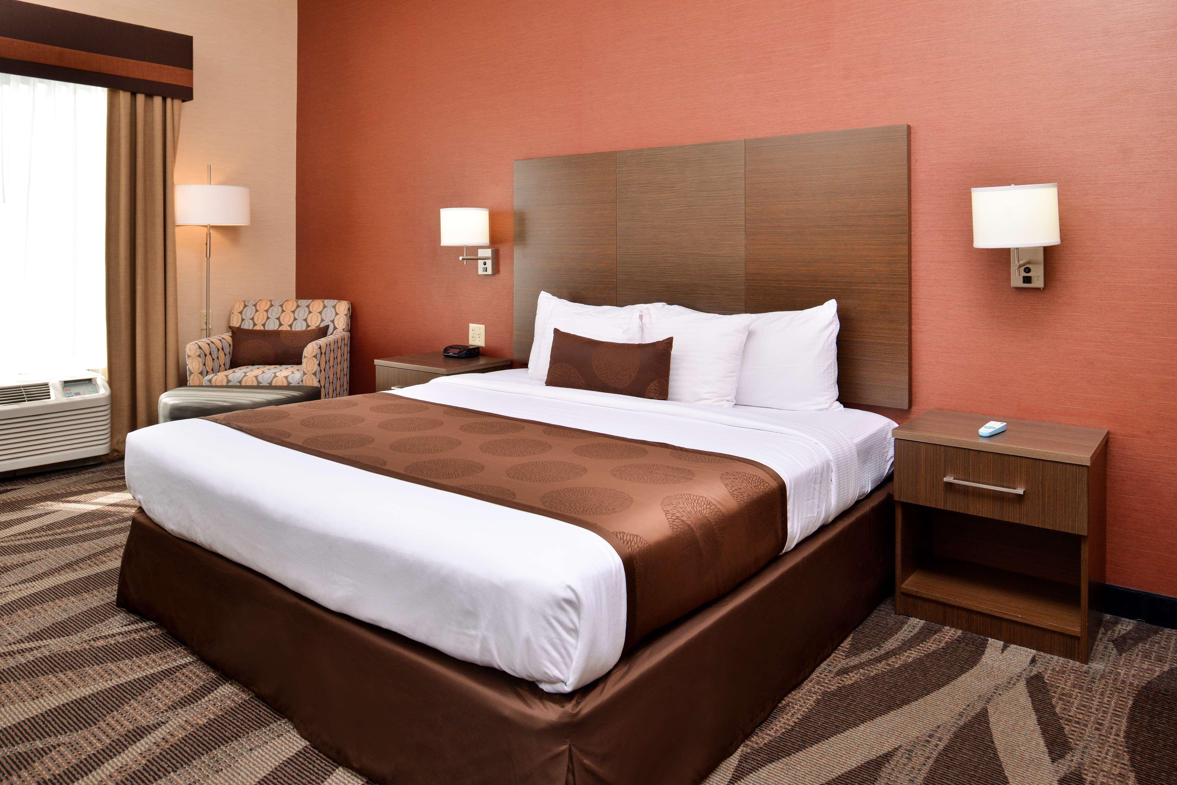 אולין Best Western Plus University Inn מראה חיצוני תמונה